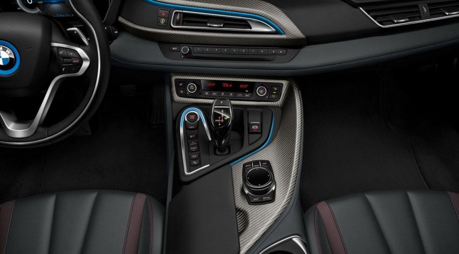 Торпедо BMW i8 Protonic Red Edition (I12) 2016 года  (фото 20 из 20)